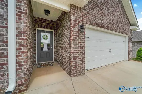 4010 Rockland Circle Owens Cross Roads AL 35763