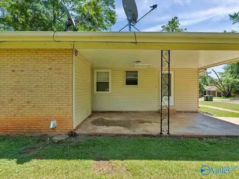 3018 Holiday Drive SW Huntsville AL 35805