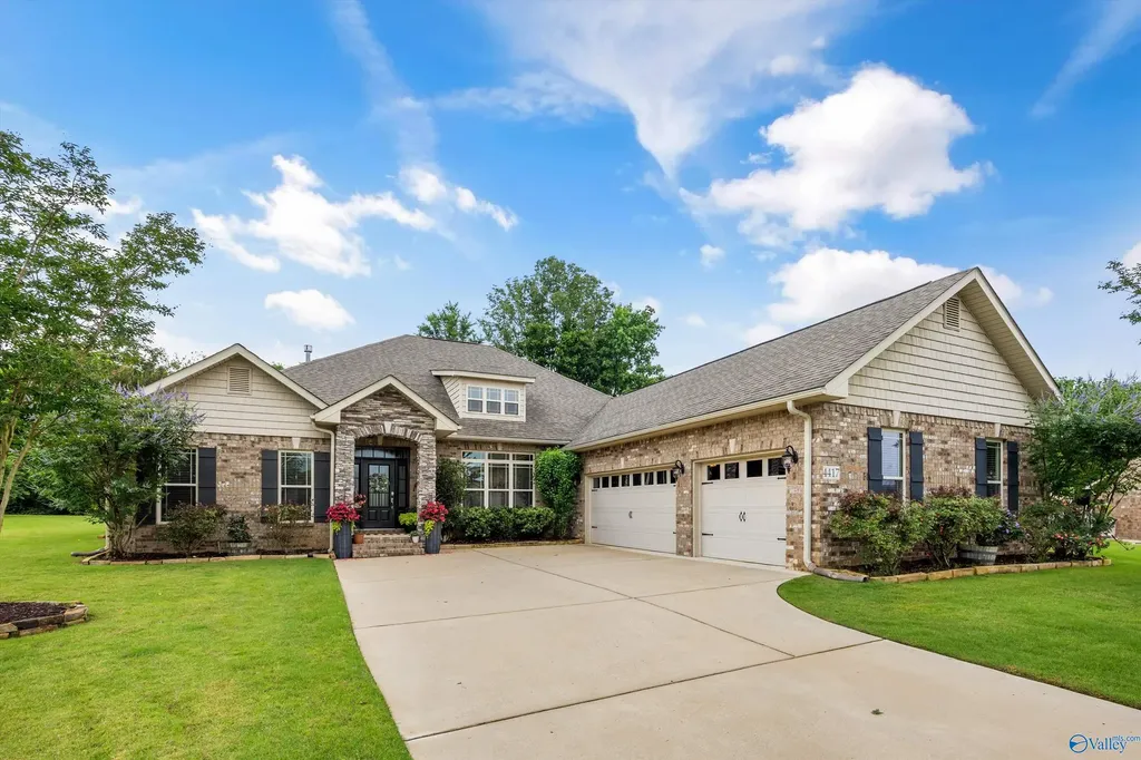 4417 Duskin Court SE Owens Cross Roads AL 35763
