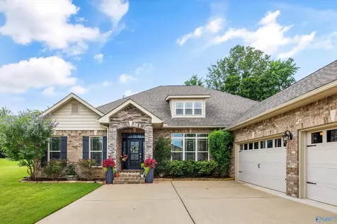 4417 Duskin Court SE Owens Cross Roads AL 35763