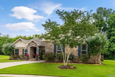 4417 Duskin Court SE Owens Cross Roads AL 35763