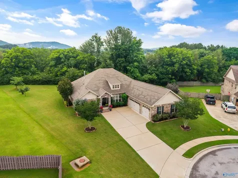4417 Duskin Court SE Owens Cross Roads AL 35763