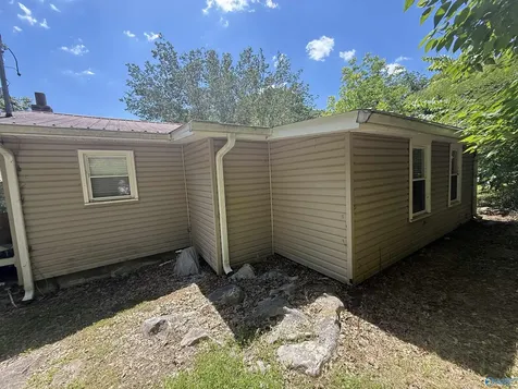 55 Bates Drive Scottsboro AL 35768