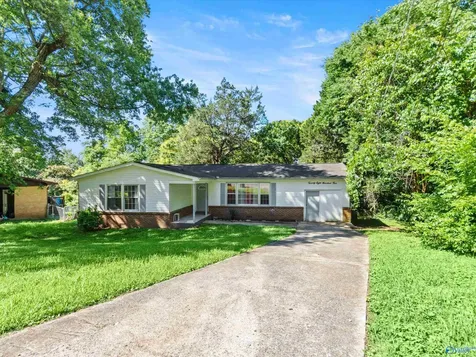 2804 Coosa Circle NW Huntsville AL 35810