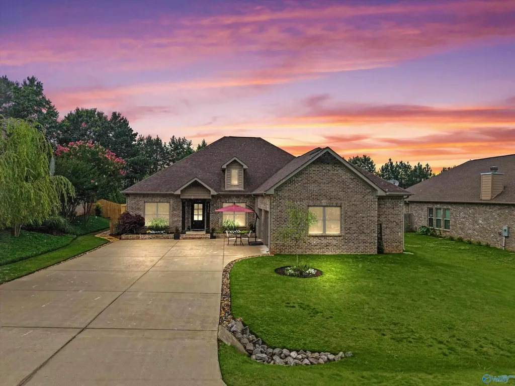 27545 Carrington Court Athens AL 35613