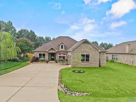 27545 Carrington Court Athens AL 35613