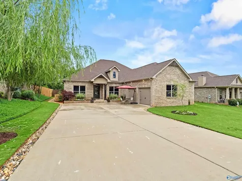 27545 Carrington Court Athens AL 35613
