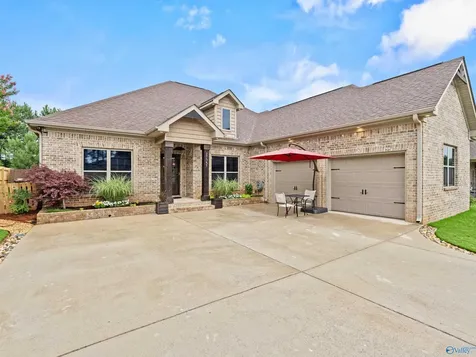 27545 Carrington Court Athens AL 35613