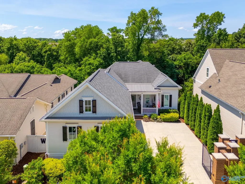 37 Hillcrest Avenue NW Huntsville AL 35806