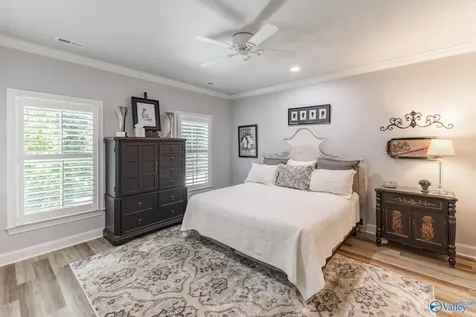 37 Hillcrest Avenue NW Huntsville AL 35806