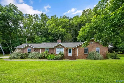 105 Mohawk Road Owens Cross Roads AL 35763