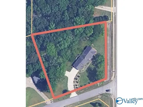 105 Mohawk Road Owens Cross Roads AL 35763
