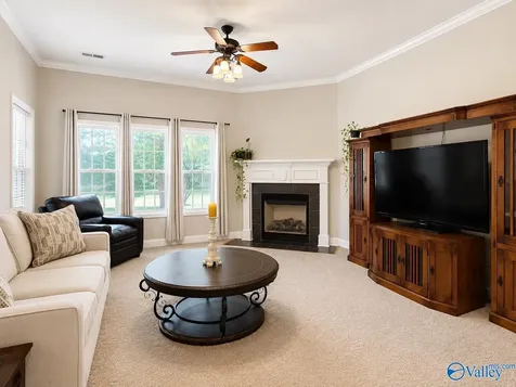 3015 Cobble Farms Drive Owens Cross Roads AL 35763