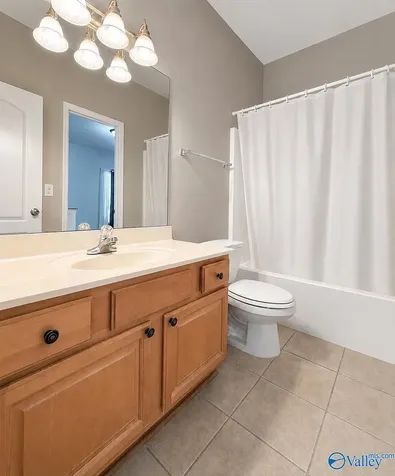 3015 Cobble Farms Drive Owens Cross Roads AL 35763