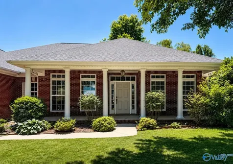 3015 Cobble Farms Drive Owens Cross Roads AL 35763