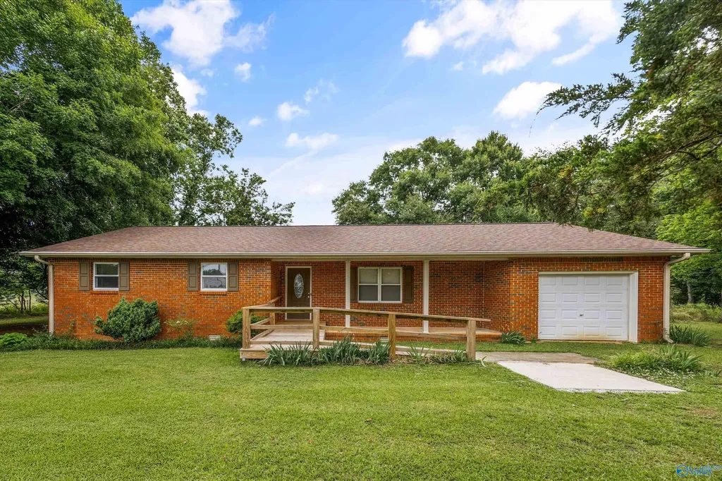 8051 Upper Snake Road Athens AL 35614