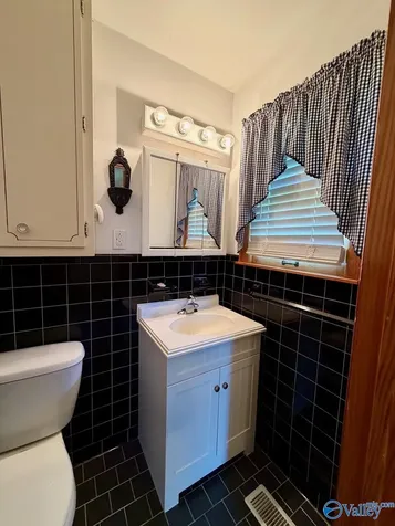 1602 Buchanan Street Athens AL 35611