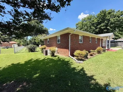 1602 Buchanan Street Athens AL 35611