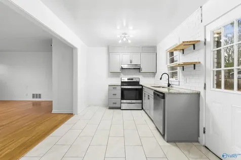 3608 Crestmore Avenue NW Huntsville AL 35816