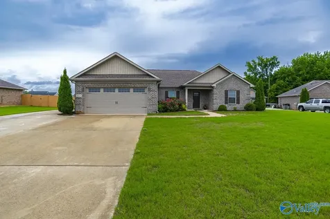 113 Stillwood Drive Hazel Green AL 35750