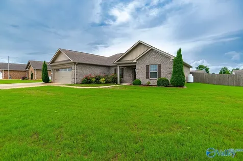 113 Stillwood Drive Hazel Green AL 35750