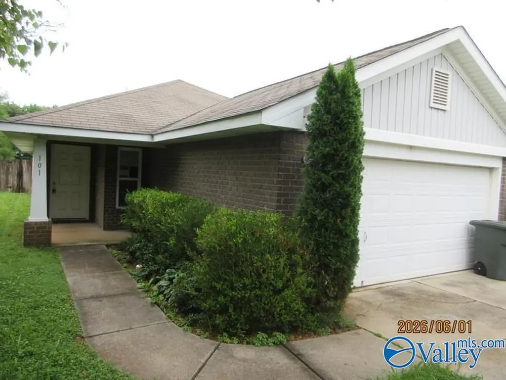 101 Valleyside Drive NE Huntsville AL 35810