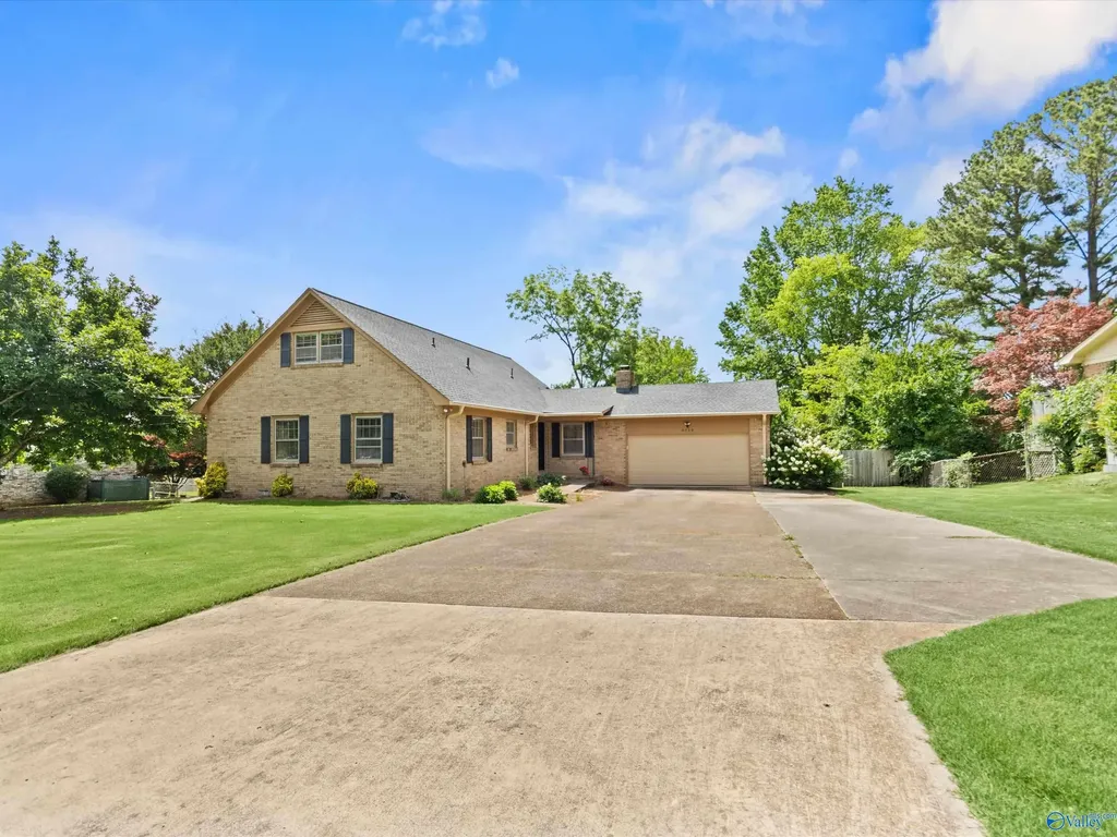 8119 Hillside Lane SE Huntsville AL 35802