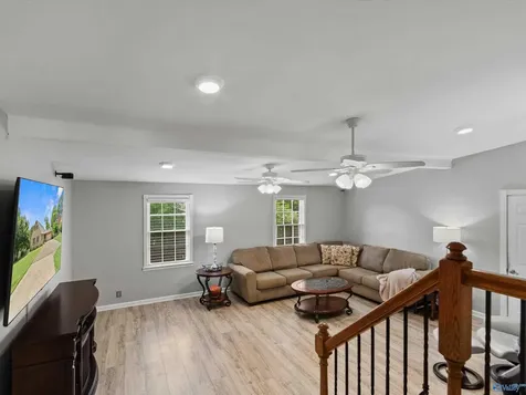 8119 Hillside Lane SE Huntsville AL 35802