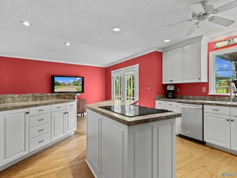 8119 Hillside Lane SE Huntsville AL 35802