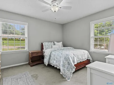 8119 Hillside Lane SE Huntsville AL 35802