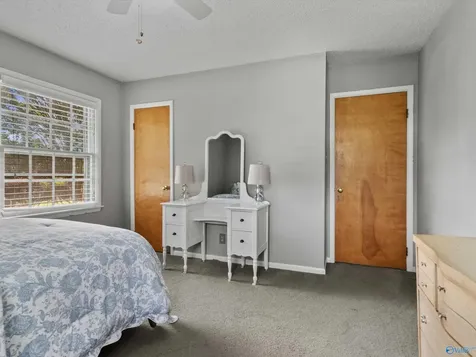 8119 Hillside Lane SE Huntsville AL 35802