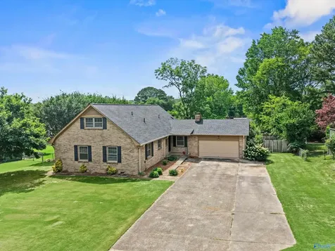 8119 Hillside Lane SE Huntsville AL 35802
