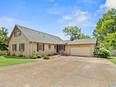 8119 Hillside Lane SE Huntsville AL 35802