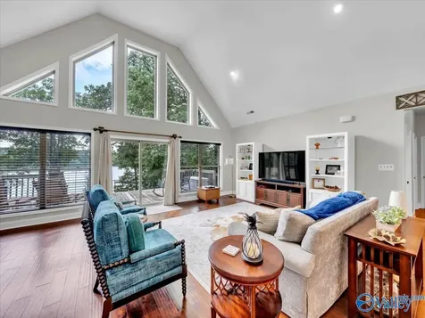9440 Sergeant Holden Lane Athens AL 35614