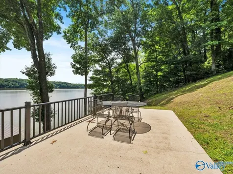 9440 Sergeant Holden Lane Athens AL 35614