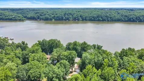 9440 Sergeant Holden Lane Athens AL 35614
