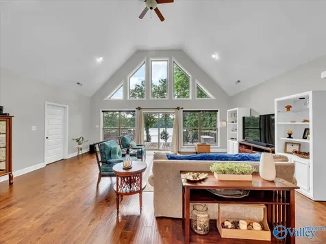 9440 Sergeant Holden Lane Athens AL 35614