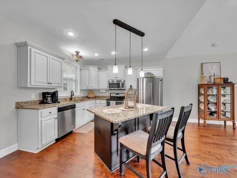 9440 Sergeant Holden Lane Athens AL 35614