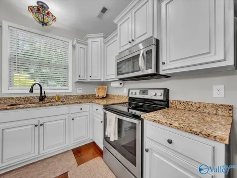 9440 Sergeant Holden Lane Athens AL 35614