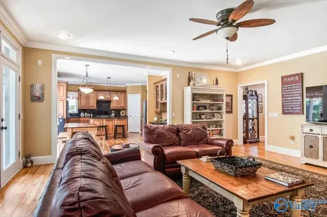435 Ridgefield Circle Guntersville AL 35976