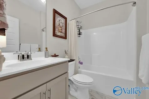 2708 Village Lane Birmingham AL 35211