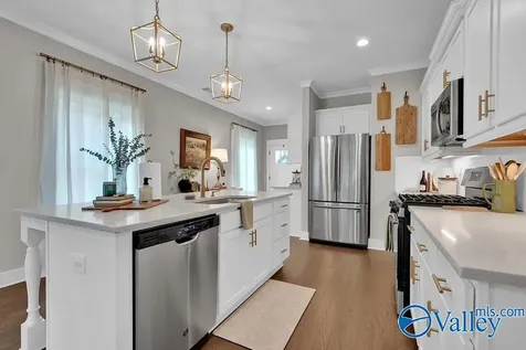 2708 Village Lane Birmingham AL 35211