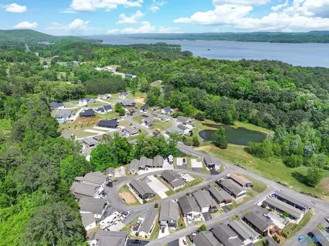 1727 Convict Camp Road Guntersville AL 35976