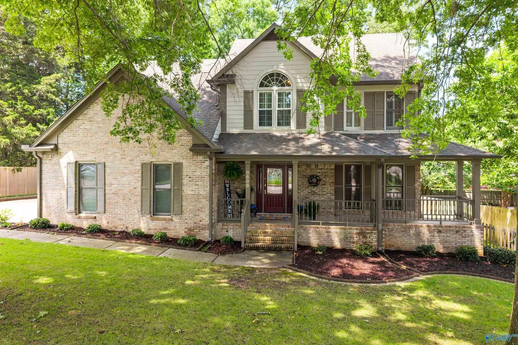 8698 Edgehill Drive Huntsville AL 35802