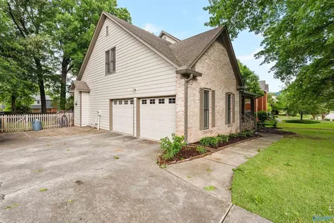 8698 Edgehill Drive Huntsville AL 35802