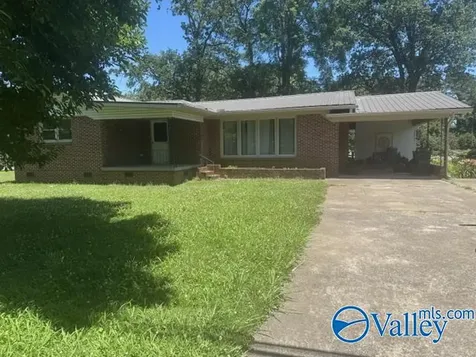 2202 Roseberry Drive Scottsboro AL 35768