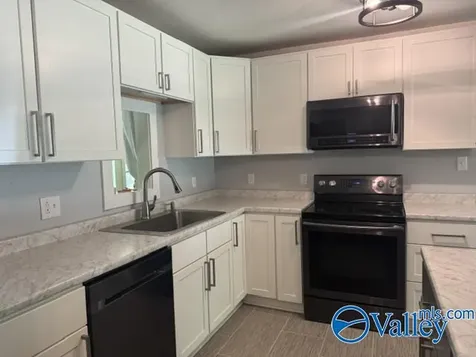 2202 Roseberry Drive Scottsboro AL 35768