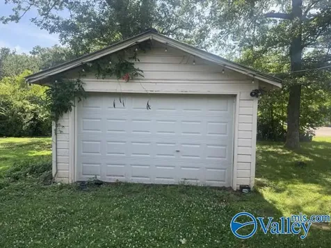 2202 Roseberry Drive Scottsboro AL 35768