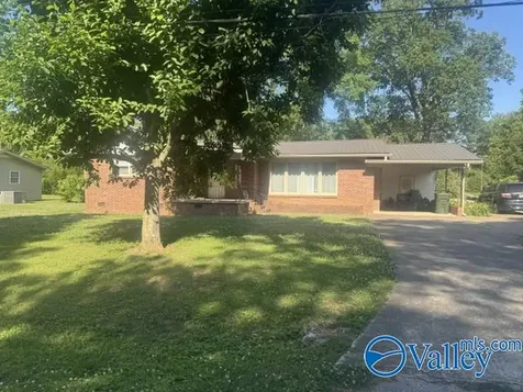 2202 Roseberry Drive Scottsboro AL 35768