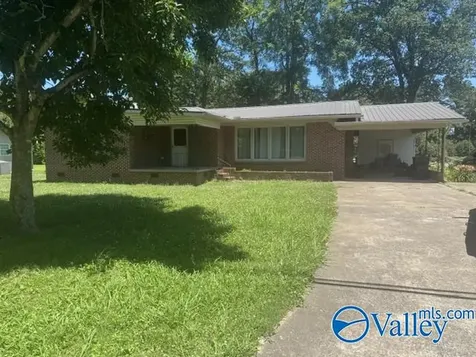 2202 Roseberry Drive Scottsboro AL 35768